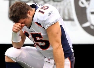 [Image: Tim-Tebow-Praying-300x218.jpg]